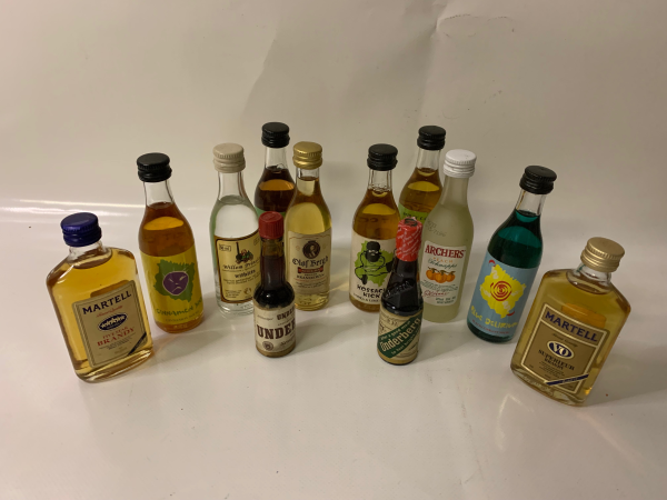 029 - Collectable Miniatures Bar Items